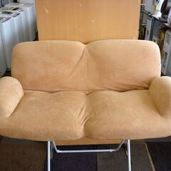 ☆2人掛けソファ ローソファ 幅1290mm 奥行710～970mm 高さ140～460mm 座面幅920mm イエロー アームソファ 肘掛けあり 札幌 北20条店の画像