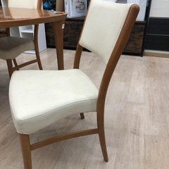 【値下げしました】【Karimoku】ダイニング4点セットをご紹介しますの画像