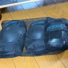 ブルークロス 非売品 スケボー プロテクターセット　要ローラー交換の画像