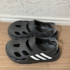 adidas サンダル16cmの画像
