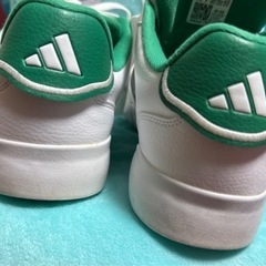 adidasゴルフシューズの画像