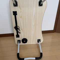 折りたたみPCテーブルの画像