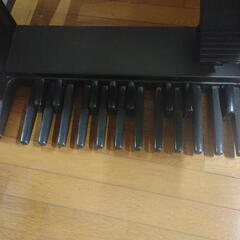 ピアノ 重いので2人で取りに来られる方のみご連絡お願いいたしますの画像
