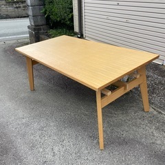 ダイニングテーブルの画像