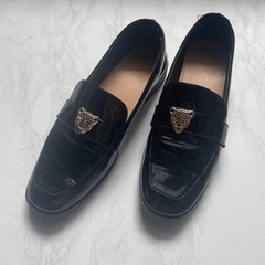 黒 ローファー エナメル