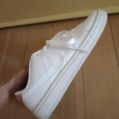 22.5cm NIKE ナイキ　スニーカーの画像