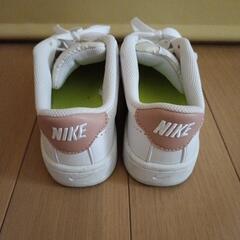 22.5cm NIKE ナイキ　スニーカーの画像