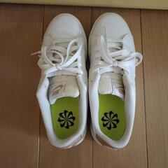 22.5cm NIKE ナイキ　スニーカーの画像