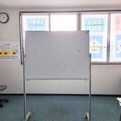 キャスター付きホワイトボード（両面タイプ）の画像
