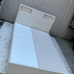 お買い得‼️コンセント＆収納ボックス付き セミダブルベッドフレーム 🟢No.20250314の画像