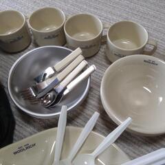 WOOLRICH  キャンプ用食器セット＋Colemaｎバックの画像