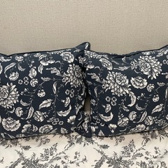 IKEAクッション2個
