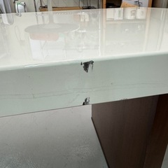 ダイニングテーブルの画像