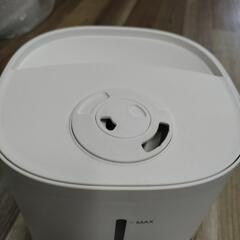 ニトリ らく給水アロマ加湿器 BRI-N-32119S 2024年製 ホワイト ①の画像