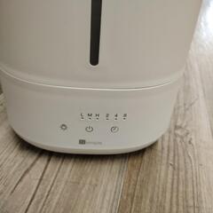 ニトリ らく給水アロマ加湿器 BRI-N-32119S 2024年製 ホワイト ①の画像