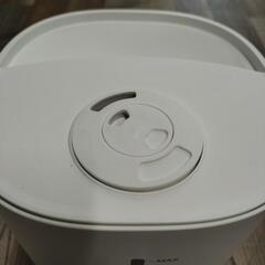 ニトリ らく給水アロマ加湿器 BRI-N-32119S 2024年製 ホワイト ②の画像