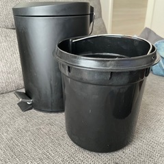 ゴミ箱(足踏みペダル付き)の画像