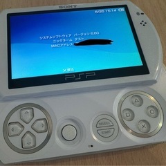 [値下げしました]PSPgo本体 充電器付きの画像