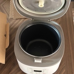 炊飯器の画像