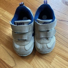 ASICS スクスク ベビー スニーカー ベージュ/ネイビー　14cmの画像