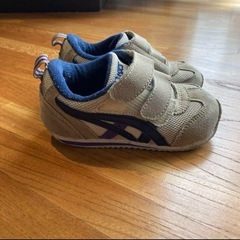 ASICS スクスク ベビー スニーカー ベージュ/ネイビー　14cmの画像