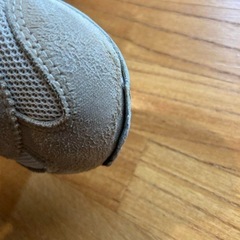 ASICS スクスク ベビー スニーカー ベージュ/ネイビー　14cmの画像