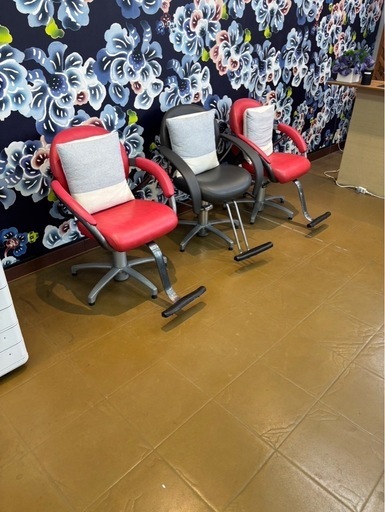 ※最終値引き！！※【美容室セット椅子（赤）3台】1台8,500円に値下げしました！