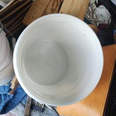 プラスチックバケツ（ペール缶）の画像