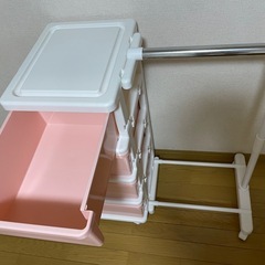 収納付きハンガーラックの画像