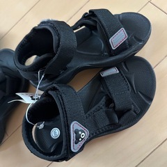 新品 ミキハウス 16cm 黒 サンダル 兄弟でお揃いなどいかがですか？？の画像