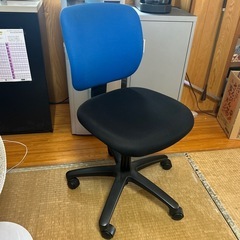【無料】オフィスデスク・イスの画像