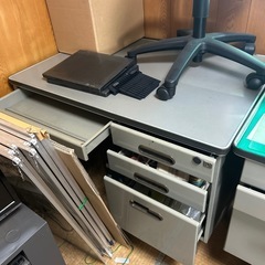 【無料】オフィスデスク・イスの画像