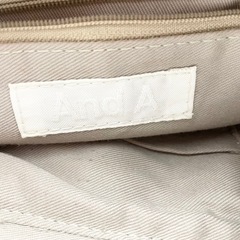 And A ショルダーバッグ  豚革 個性的なデザイン グリーンの画像