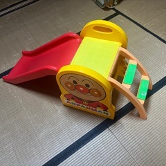 滑り台の画像