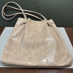grove タックノットアソートトート クロコ型の画像