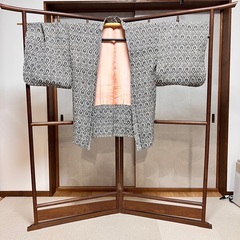 美品 着物羽織 黒色桃色 楔模様 洋風柄の画像