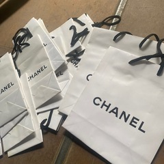 CHANEL 紙袋　大量の画像