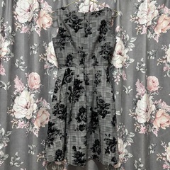 花柄ワンピース 秋〜冬服の画像