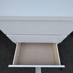 隠しキャスター付き チェスト 4段 ホワイトの画像