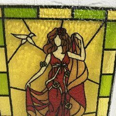 ステンドグラス風 女性図 壁掛け 薔薇 色ガラス 硝子 約43×35cm アンティーク アート ディスプレイ パネル 現状品 札幌市 白石店 の画像