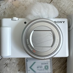 ソニー　SONY　コンパクトデジタルカメラ　VLOGCAM ZV-1 II G W シューティンググリップキット　ケース付の画像