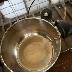 蓋付き深鍋の画像