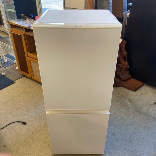 T2506-311 AQUA ノンフロン冷凍冷蔵庫 AQR-E13J(W)型 2020年製 動作確認済 キズ汚れあり