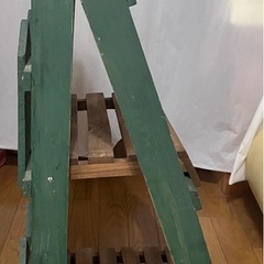 折りたたみ飾り棚の画像