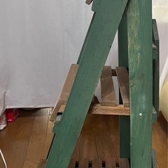 折りたたみ飾り棚の画像