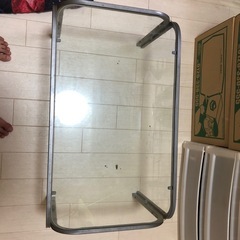 ガラステーブルの画像