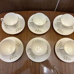 ロイヤルドルトン　YORKSHIRE ROSE　ティーカップ＆ソーサー　６セットの画像