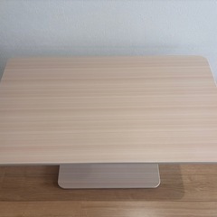 昇降式テーブルの画像