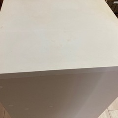 【配達応相談】白いデスク(コンセント付き)の画像