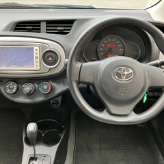 値下げしました！☆車検R8年6月　コミコミ45.8万☆　ヴィッツ　F　5.2万㎞の画像